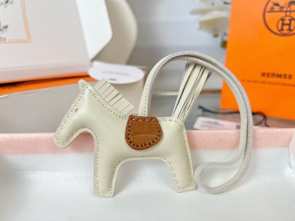 repliche,replica,perfette,siti di,affidabili,migliori siti,dove comprare,1:1,scarpe da ginnastica Ciondolo e portachiavi originali per borsa pegase HERMES Rodeo di alta qualità, realizzati con cuciture fatte a mano repliche,replica,perfette,siti di,affidabili,migliori siti,dove comprare,1:1,scarpe da ginnastica Ciondolo e portachiavi originali per borsa pegase HERMES Rodeo di alta qualità, realizzati con cuciture fatte a mano