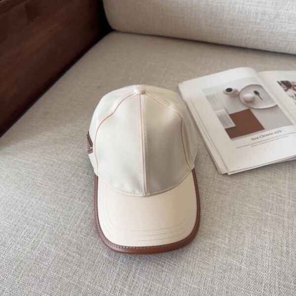 repliche,replica,perfette,siti di,affidabili,migliori siti,dove comprare,1:1,scarpe da ginnastica Cappello da baseball con scritta Prada ricamata