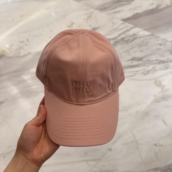 repliche,replica,perfette,siti di,affidabili,migliori siti,dove comprare,1:1,scarpe da ginnastica Nuovo cappellino da baseball ricamato di Miu Miu