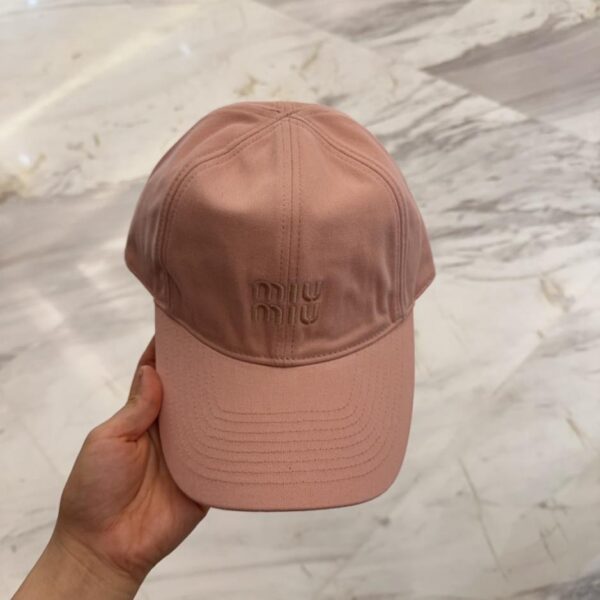 repliche,replica,perfette,siti di,affidabili,migliori siti,dove comprare,1:1,scarpe da ginnastica Nuovo cappellino da baseball ricamato di Miu Miu
