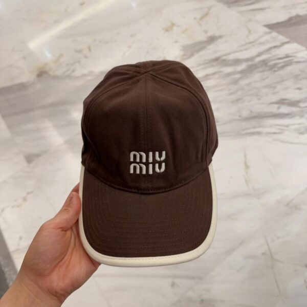 repliche,replica,perfette,siti di,affidabili,migliori siti,dove comprare,1:1,scarpe da ginnastica Nuovo cappellino da baseball ricamato di Miu Miu