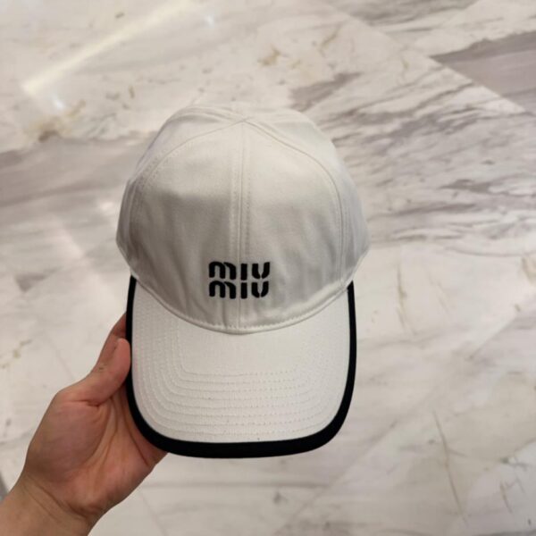 repliche,replica,perfette,siti di,affidabili,migliori siti,dove comprare,1:1,scarpe da ginnastica Nuovo cappellino da baseball ricamato di Miu Miu