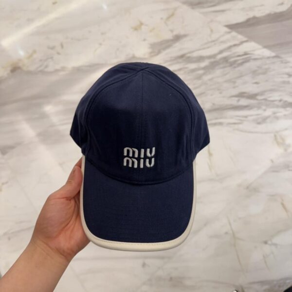 repliche,replica,perfette,siti di,affidabili,migliori siti,dove comprare,1:1,scarpe da ginnastica Nuovo cappellino da baseball ricamato di Miu Miu