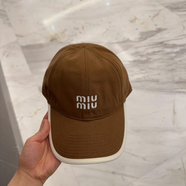 repliche,replica,perfette,siti di,affidabili,migliori siti,dove comprare,1:1,scarpe da ginnastica Nuovo cappellino da baseball ricamato di Miu Miu
