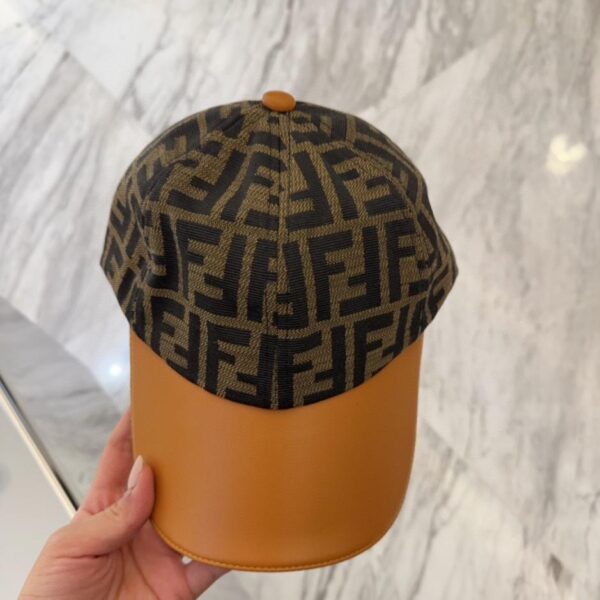 repliche,replica,perfette,siti di,affidabili,migliori siti,dove comprare,1:1,scarpe da ginnastica Cappellino da baseball Fendi primaverile ed estivo con montatura in pelle