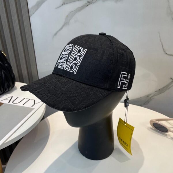 repliche,replica,perfette,siti di,affidabili,migliori siti,dove comprare,1:1,scarpe da ginnastica Cappellino da baseball FENDI serie presbiopia, classico oggetto FF di seconda mano