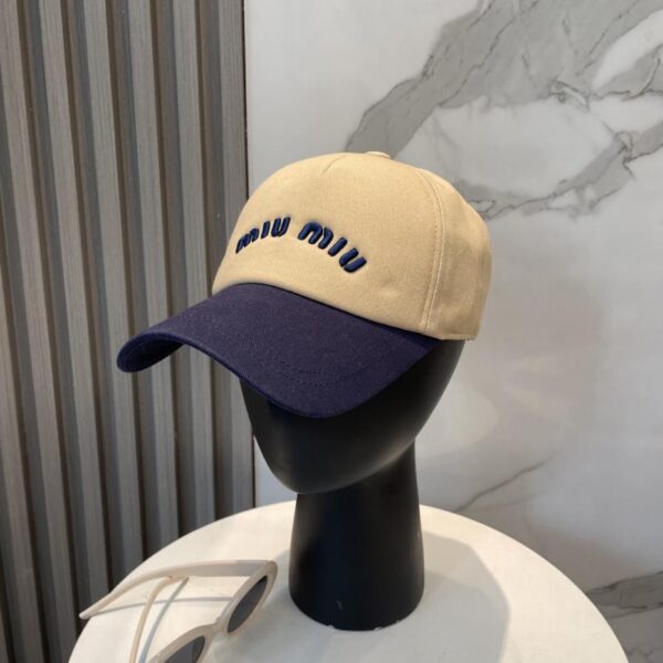 repliche,replica,perfette,siti di,affidabili,migliori siti,dove comprare,1:1,scarpe da ginnastica Nuovo cappellino da baseball ricamato di Miu Miu