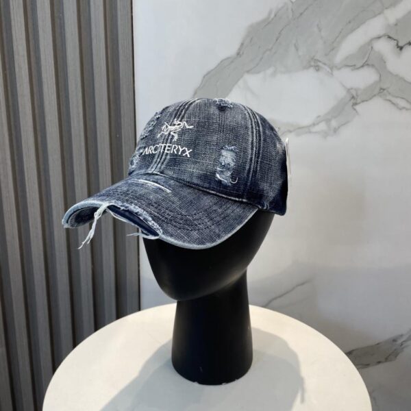 repliche,replica,perfette,siti di,affidabili,migliori siti,dove comprare,1:1,scarpe da ginnastica Arc’teryx nuovo berretto da baseball con foro invecchiato