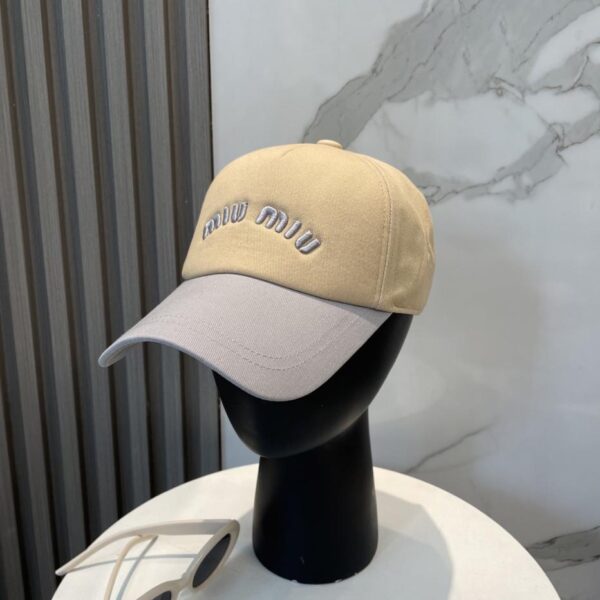 repliche,replica,perfette,siti di,affidabili,migliori siti,dove comprare,1:1,scarpe da ginnastica Nuovo cappellino da baseball ricamato di Miu Miu