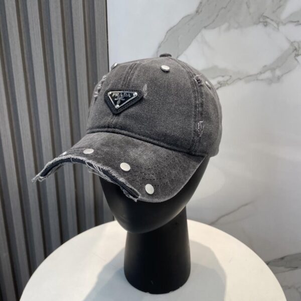 repliche,replica,perfette,siti di,affidabili,migliori siti,dove comprare,1:1,scarpe da ginnastica Prada nuovo cappellino da baseball ridisegnato