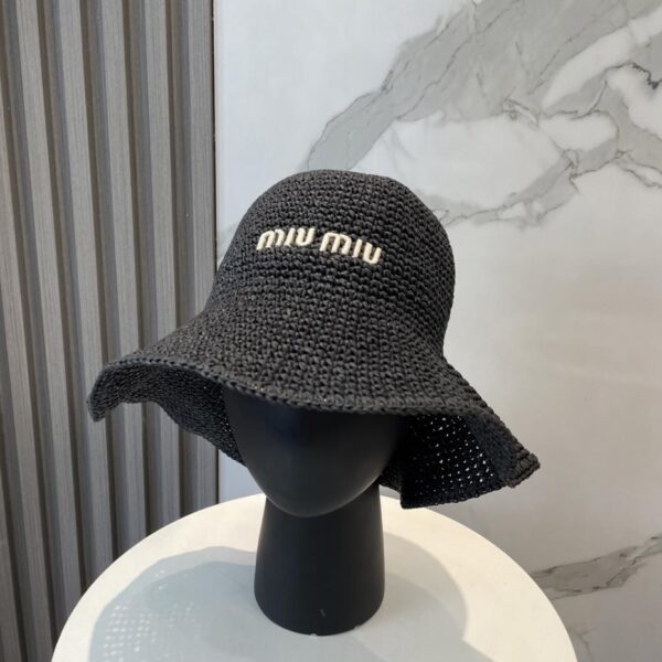 repliche,replica,perfette,siti di,affidabili,migliori siti,dove comprare,1:1,scarpe da ginnastica Nuovo cappello in rafia di Miu Miu, stesso stile del bancone
