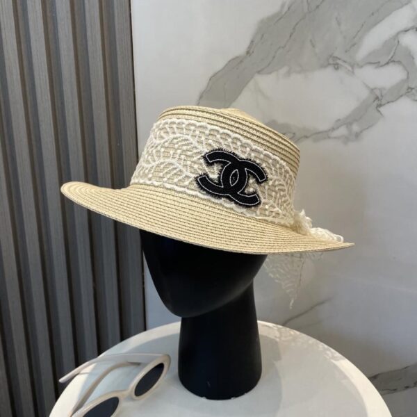 CHANEL nuovo cappello di paglia