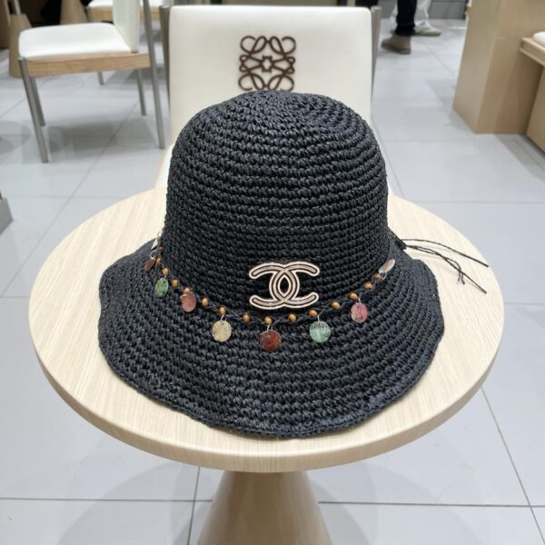 repliche,replica,perfette,siti di,affidabili,migliori siti,dove comprare,1:1,scarpe da ginnastica Cappello a secchiello di paglia di Chanel con paillettes a conchiglia bohémien