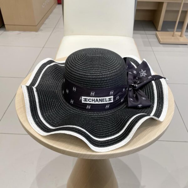 repliche,replica,perfette,siti di,affidabili,migliori siti,dove comprare,1:1,scarpe da ginnastica Cappello da sole a tesa ondulata con nastro di paglia Chanel