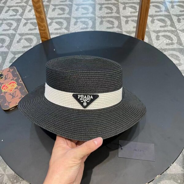 repliche,replica,perfette,siti di,affidabili,migliori siti,dove comprare,1:1,scarpe da ginnastica Il nuovo cappello da sole in paglia e il cappello a bacinella di PRADA