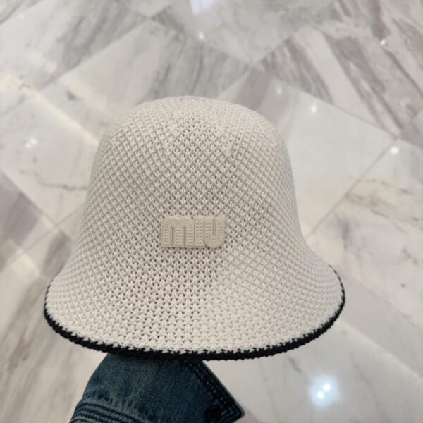 repliche,replica,perfette,siti di,affidabili,migliori siti,dove comprare,1:1,scarpe da ginnastica Cappello a secchiello autunno e inverno di Miu Miu da donna