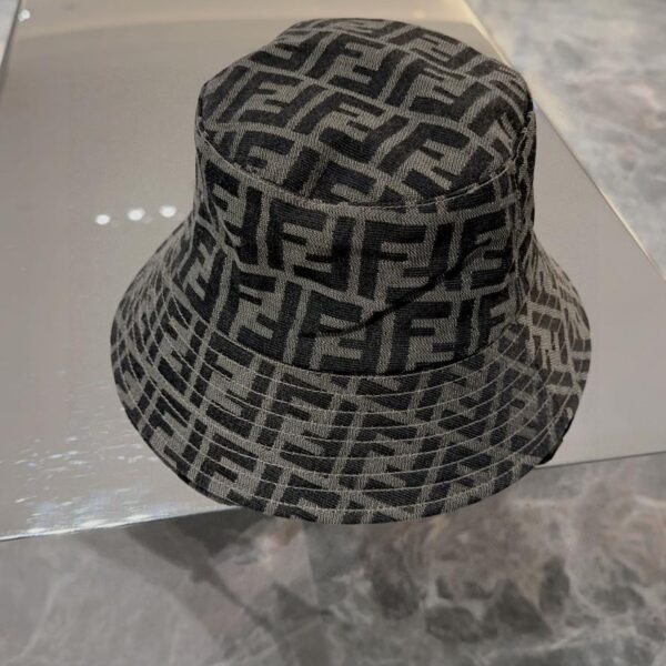 repliche,replica,perfette,siti di,affidabili,migliori siti,dove comprare,1:1,scarpe da ginnastica Cappello da pescatore Fendi con lettera presbite