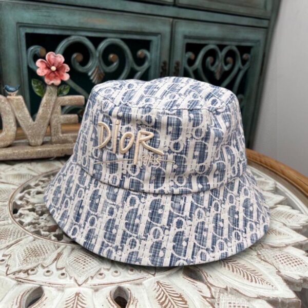 repliche,replica,perfette,siti di,affidabili,migliori siti,dove comprare,1:1,scarpe da ginnastica Cappello bucket Dior dallo stile casual e versatile