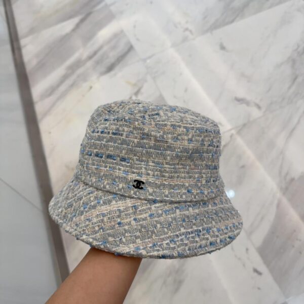 repliche,replica,perfette,siti di,affidabili,migliori siti,dove comprare,1:1,scarpe da ginnastica Cappello a secchiello intrecciato sulla passerella autunnale e invernale di Chanel