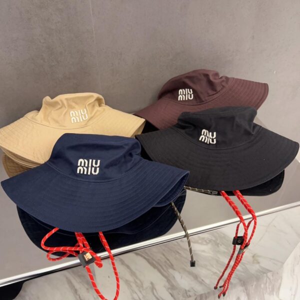 repliche,replica,perfette,siti di,affidabili,migliori siti,dove comprare,1:1,scarpe da ginnastica Cappello da pescatore a tesa larga ricamato di Miu Miu