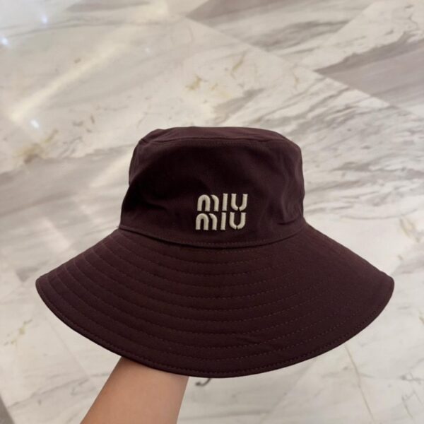 repliche,replica,perfette,siti di,affidabili,migliori siti,dove comprare,1:1,scarpe da ginnastica Cappello da pescatore a tesa larga ricamato di Miu Miu