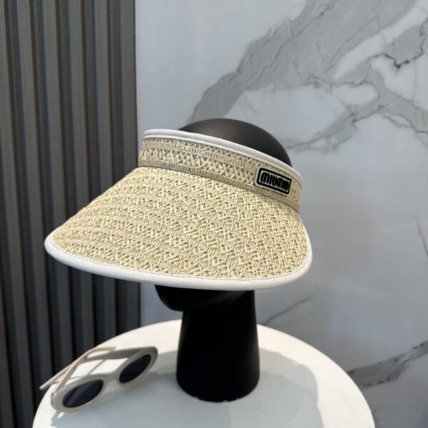 repliche,replica,perfette,siti di,affidabili,migliori siti,dove comprare,1:1,scarpe da ginnastica Nuovo cappello con fascia superiore cava con visiera di Miu Miu