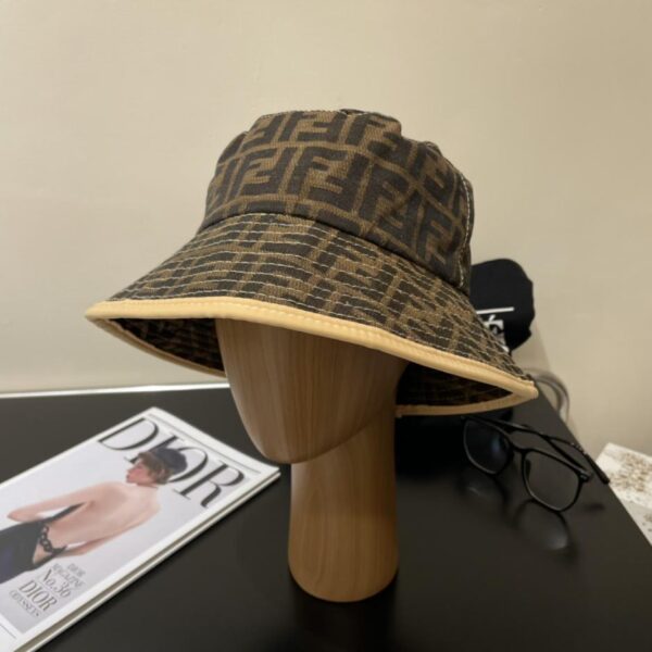 repliche,replica,perfette,siti di,affidabili,migliori siti,dove comprare,1:1,scarpe da ginnastica Cappello da pescatore Fendi con lettera presbite
