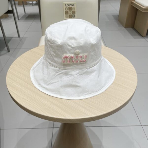 repliche,replica,perfette,siti di,affidabili,migliori siti,dove comprare,1:1,scarpe da ginnastica Il nuovo cappello da pescatore di Miu Miu
