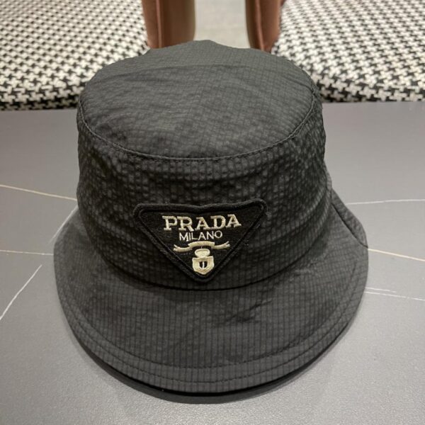 repliche,replica,perfette,siti di,affidabili,migliori siti,dove comprare,1:1,scarpe da ginnastica Nuovo cappello da pescatore Prada con coulisse
