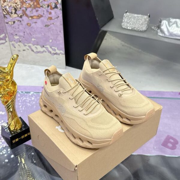 repliche,replica,perfette,siti di,affidabili,migliori siti,dove comprare,1:1,scarpe da ginnastica Le ultime sneakers di Loewe x On Cloudtilt