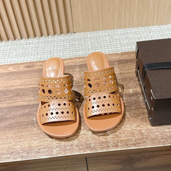 repliche,replica,perfette,siti di,affidabili,migliori siti,dove comprare,1:1,scarpe da ginnastica Tacchi alti intagliati Alaia primavera ed estate