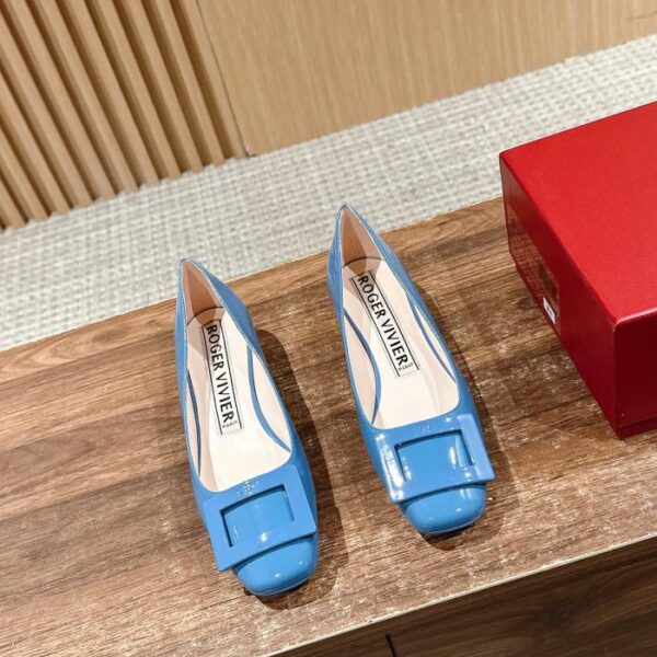 repliche,replica,perfette,siti di,affidabili,migliori siti,dove comprare,1:1,scarpe da ginnastica Le nuove scarpe U Look a punta tonda di Roger Vivier per l’inizio della primavera