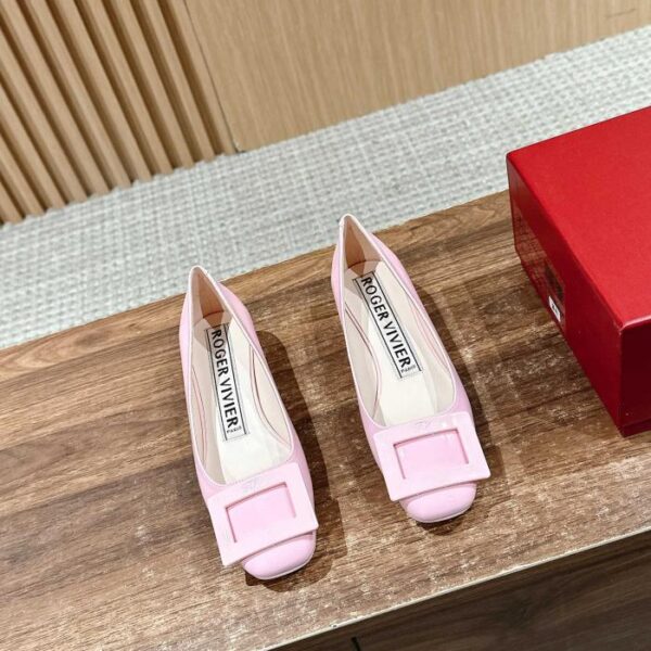 repliche,replica,perfette,siti di,affidabili,migliori siti,dove comprare,1:1,scarpe da ginnastica Le nuove scarpe U Look a punta tonda di Roger Vivier per l’inizio della primavera
