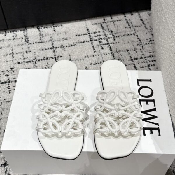 repliche,replica,perfette,siti di,affidabili,migliori siti,dove comprare,1:1,scarpe da ginnastica Pantofole LOEWE con punta aperta e motivo a petalo, modello Anagram, primavera/estate