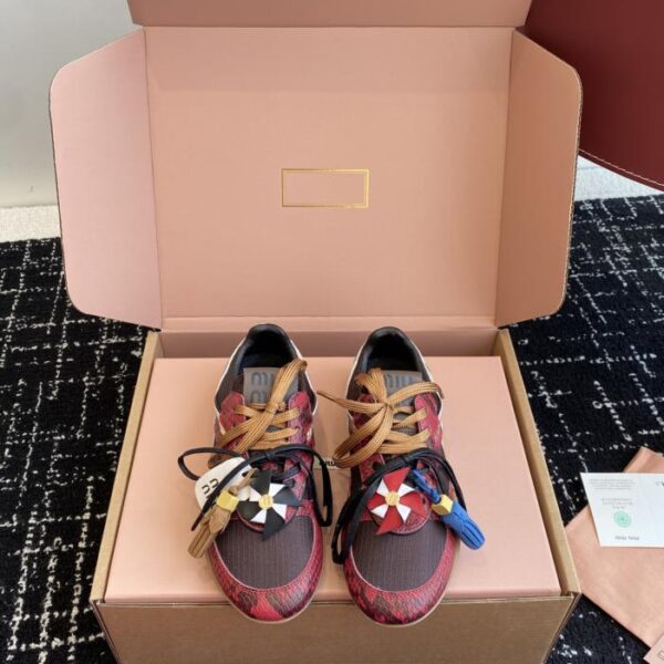 Miu Miu Primavera/Estate Nuova sfilata di moda per coppie, scarpe casual Dexun
