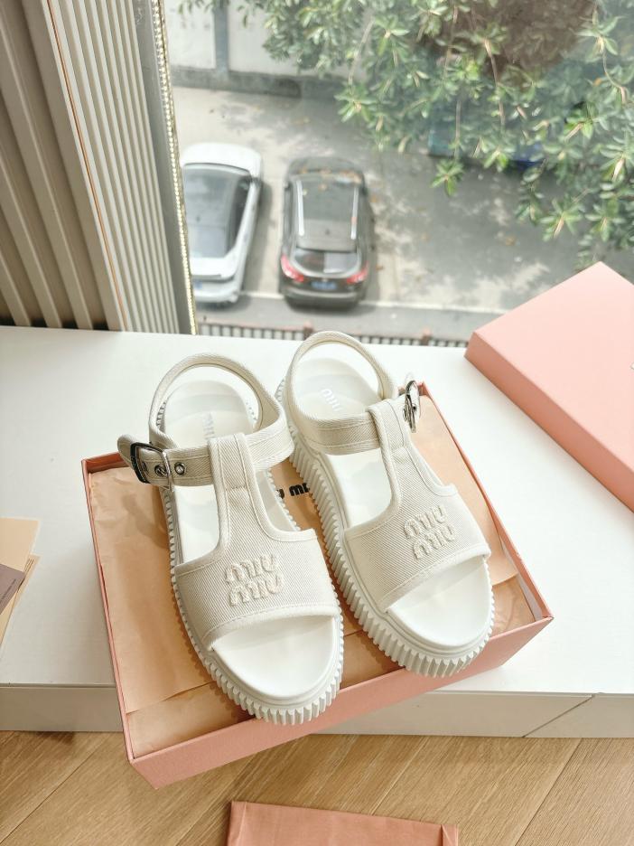repliche,replica,perfette,siti di,affidabili,migliori siti,dove comprare,1:1,scarpe da ginnastica G024 nuovi sandali con plateau Miu Miu repliche,replica,perfette,siti di,affidabili,migliori siti,dove comprare,1:1,scarpe da ginnastica G024 nuovi sandali con plateau Miu Miu