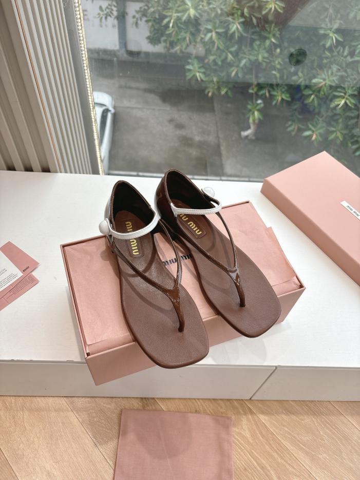 repliche,replica,perfette,siti di,affidabili,migliori siti,dove comprare,1:1,scarpe da ginnastica Infradito G122 Miu Miu Fashion Week repliche,replica,perfette,siti di,affidabili,migliori siti,dove comprare,1:1,scarpe da ginnastica Infradito G122 Miu Miu Fashion Week
