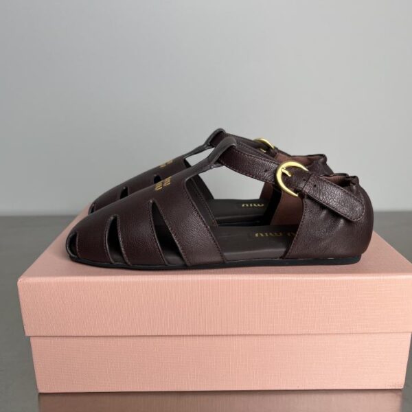 repliche,replica,perfette,siti di,affidabili,migliori siti,dove comprare,1:1,scarpe da ginnastica [Versione top] Sandali romani Miu Miu primavera-estate