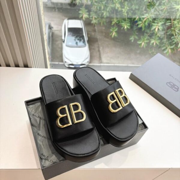 repliche,replica,perfette,siti di,affidabili,migliori siti,dove comprare,1:1,scarpe da ginnastica G289 Balenciaga Primavera e Estate Nuove Ciabatte Sandali Piatti