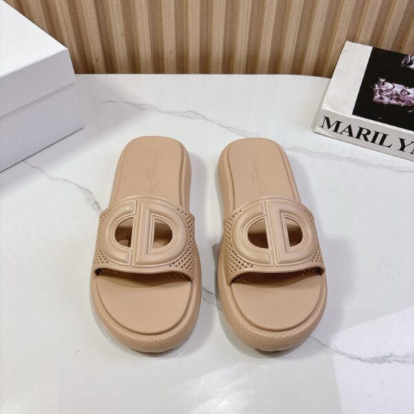 repliche,replica,perfette,siti di,affidabili,migliori siti,dove comprare,1:1,scarpe da ginnastica Le ultime ciabatte larghe con suola spessa primaverili di Dior