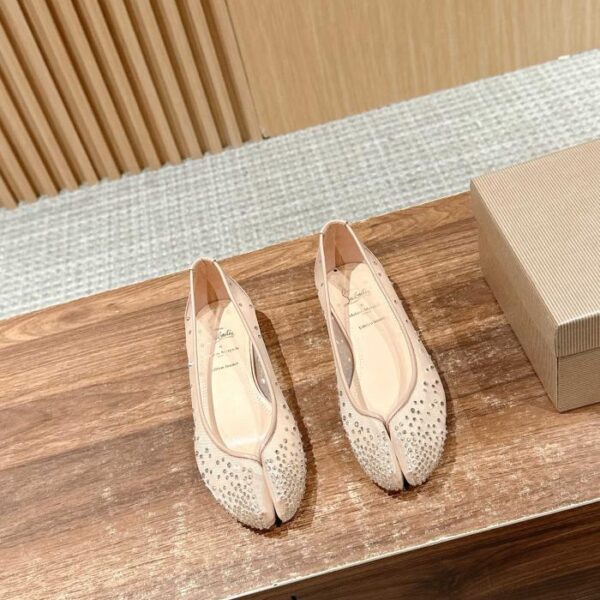 repliche,replica,perfette,siti di,affidabili,migliori siti,dove comprare,1:1,scarpe da ginnastica Scarpe basse con punta divisa di Christian Louboutin e Margiela