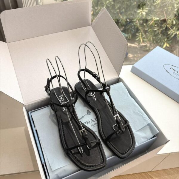 repliche,replica,perfette,siti di,affidabili,migliori siti,dove comprare,1:1,scarpe da ginnastica G887 PRADA sandali infradito nuovi per la primavera e l’estate