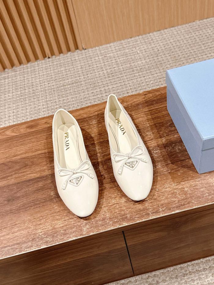 repliche,replica,perfette,siti di,affidabili,migliori siti,dove comprare,1:1,scarpe da ginnastica Scarpe Mary Jane con testa triangolare tonda di Prada per la primavera e l’estate, nuove ballerine repliche,replica,perfette,siti di,affidabili,migliori siti,dove comprare,1:1,scarpe da ginnastica Scarpe Mary Jane con testa triangolare tonda di Prada per la primavera e l’estate, nuove ballerine