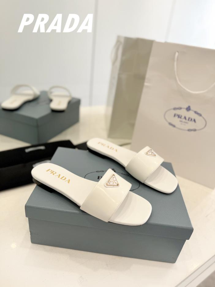 repliche,replica,perfette,siti di,affidabili,migliori siti,dove comprare,1:1,scarpe da ginnastica Le ultime pantofole con logo triangolare di Prada repliche,replica,perfette,siti di,affidabili,migliori siti,dove comprare,1:1,scarpe da ginnastica Le ultime pantofole con logo triangolare di Prada