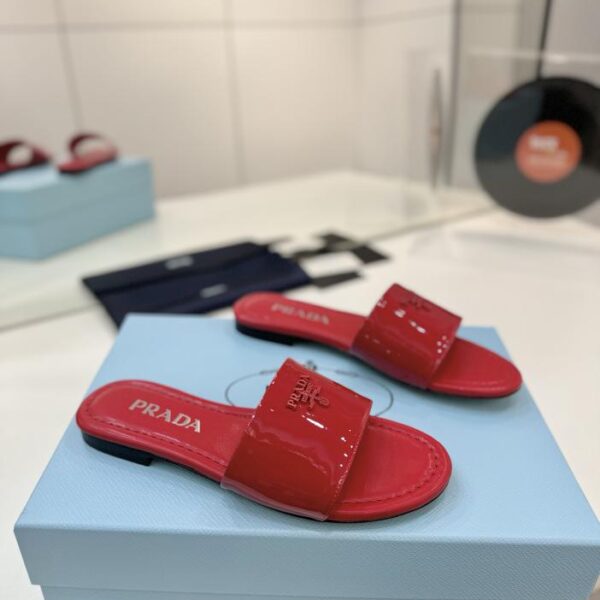 repliche,replica,perfette,siti di,affidabili,migliori siti,dove comprare,1:1,scarpe da ginnastica Le ultime pantofole con logo di Prada