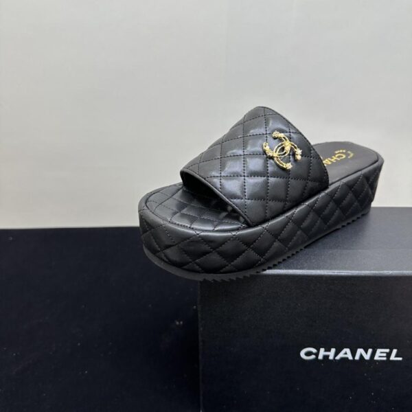 repliche,replica,perfette,siti di,affidabili,migliori siti,dove comprare,1:1,scarpe da ginnastica Ciabatte CHANEL classiche primavera ed estate con doppia C e plateau spesso e fondo spesso