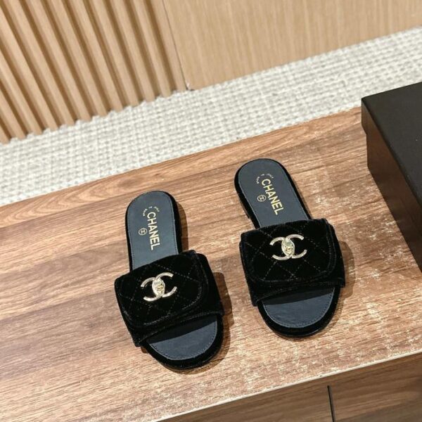 repliche,replica,perfette,siti di,affidabili,migliori siti,dove comprare,1:1,scarpe da ginnastica Pantofole con fibbia per borsa a forma di diamante Chanel