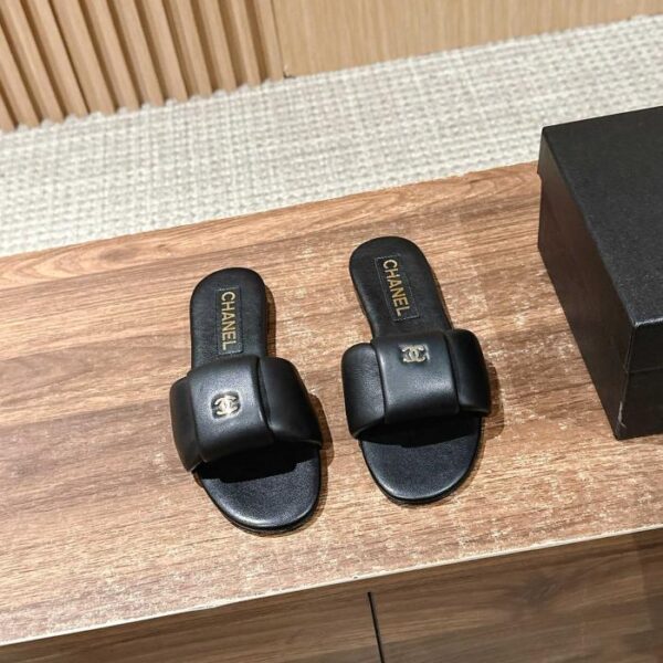 repliche,replica,perfette,siti di,affidabili,migliori siti,dove comprare,1:1,scarpe da ginnastica Le ultime pantofole piatte con la doppia C di Chanel