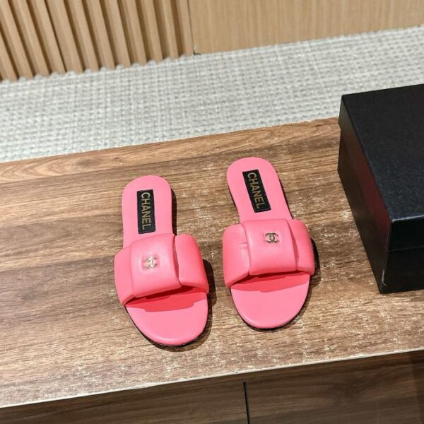 repliche,replica,perfette,siti di,affidabili,migliori siti,dove comprare,1:1,scarpe da ginnastica Le ultime pantofole piatte con la doppia C di Chanel