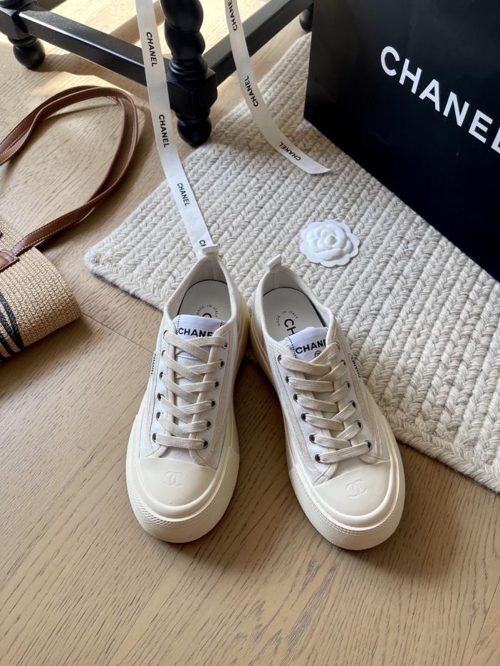 repliche,replica,perfette,siti di,affidabili,migliori siti,dove comprare,1:1,scarpe da ginnastica Scarpe bianche con suola spessa Chanel, nuova versione primaverile repliche,replica,perfette,siti di,affidabili,migliori siti,dove comprare,1:1,scarpe da ginnastica Scarpe bianche con suola spessa Chanel, nuova versione primaverile
